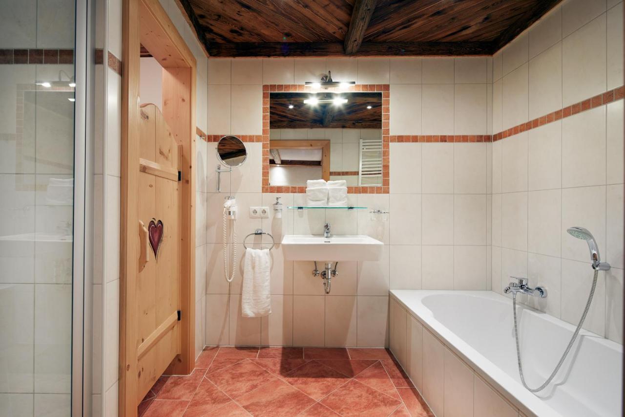 Almdorf Flachau - Luxus Huettenurlaub Exterior foto