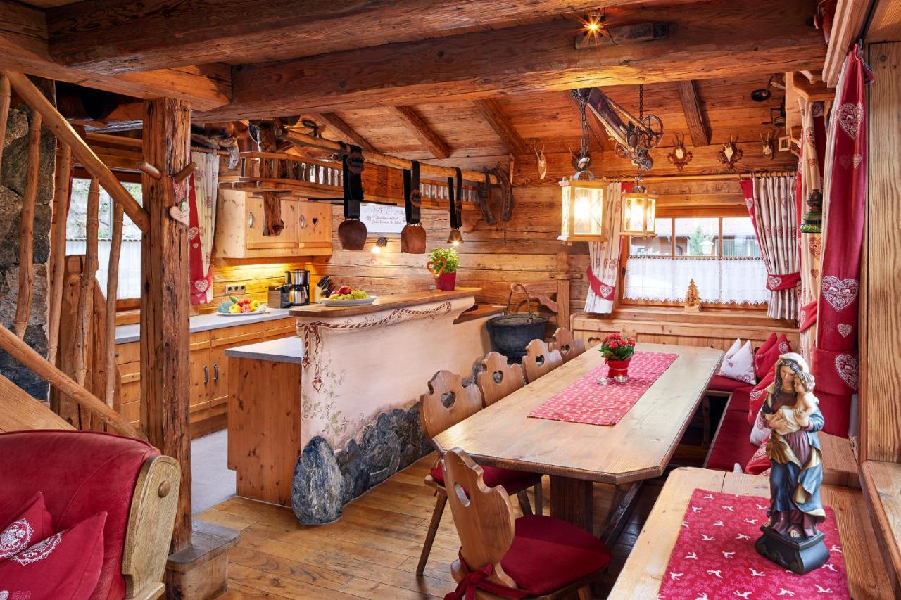 Almdorf Flachau - Luxus Huettenurlaub Exterior foto